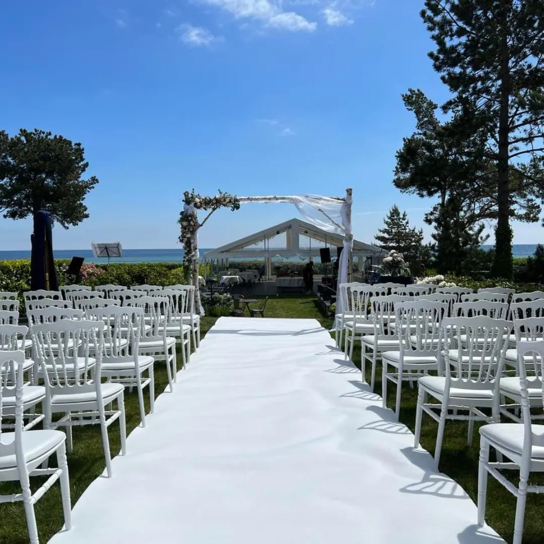 Leje af borde og stole - hvid stol bryllup