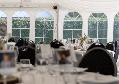 Sådan laver du den perfekte bordplan i telt