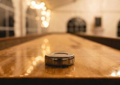 hvor langt er et shuffleboard